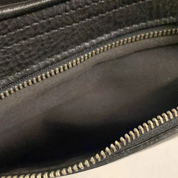 Black coach - Picture 3 of 10